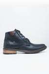 A821  BOTA HOMBRE EN CUERO NEGRA